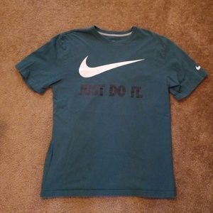 Nike t-shirt